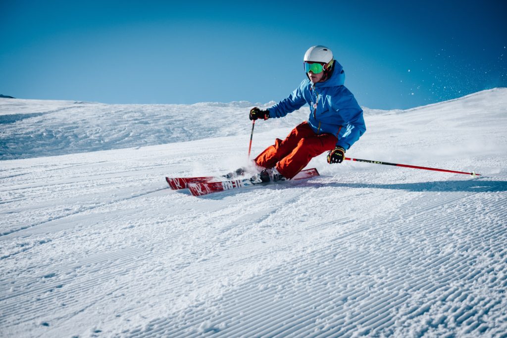 7-health-benefits-of-downhill-skiing-fresh-hobby