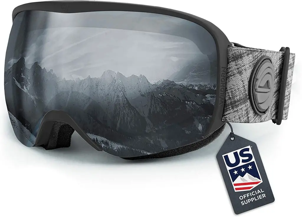Black and grey ski goggles