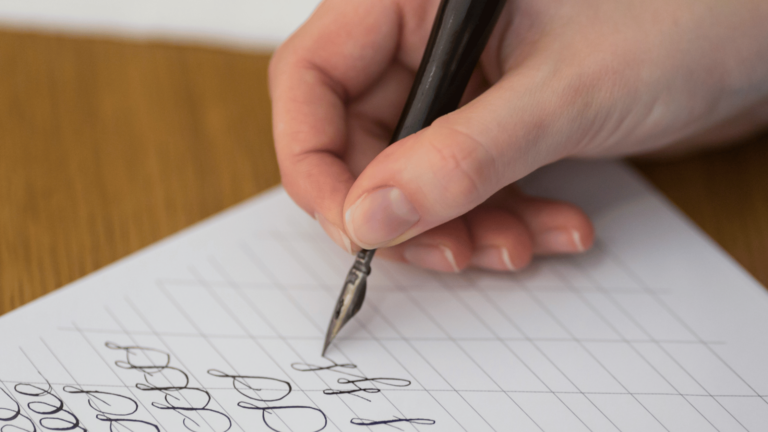 Best Calligraphy Pens for Beginners and Professionals in 2025