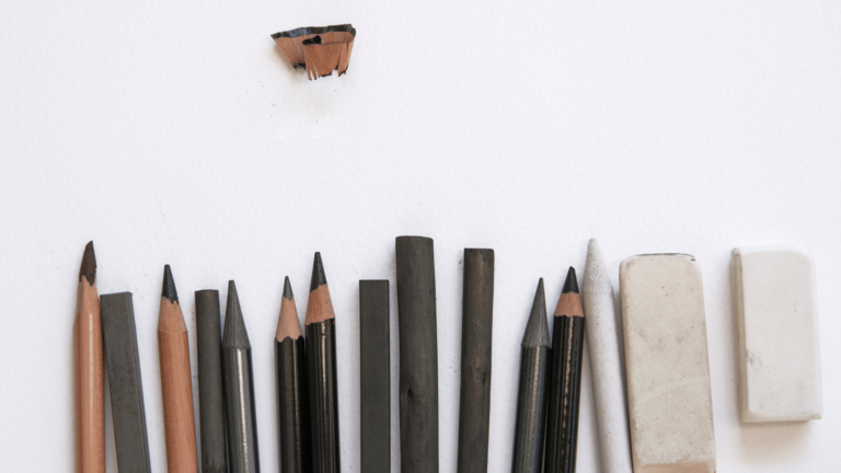 Best Charcoal Drawing Pencil Sets for Artists in 2025